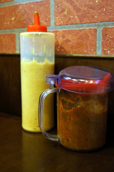 帝王食補薑母鴨(景美店):(胖樺食記)抗寒流聖品「帝王食補薑母鴨」。大口灌下大量薑片爆炒鴨肉加上麻油的熱湯無敵過癮。