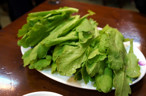 帝王食補薑母鴨(景美店)：(胖樺食記)景興路帝王食補薑母鴨羊肉爐。寒冷的冬天上這一鍋超級滿足。