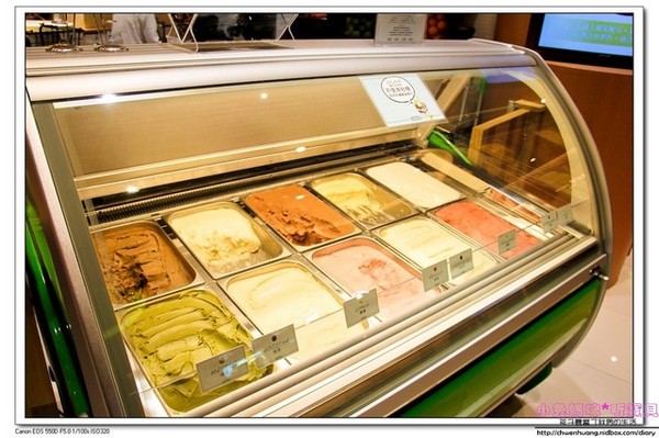 Orange County((林口三井Outlet))：林口三井OUTLET美食食記-【Orange County】日系可麗餅/【DOLTHiE】果昔