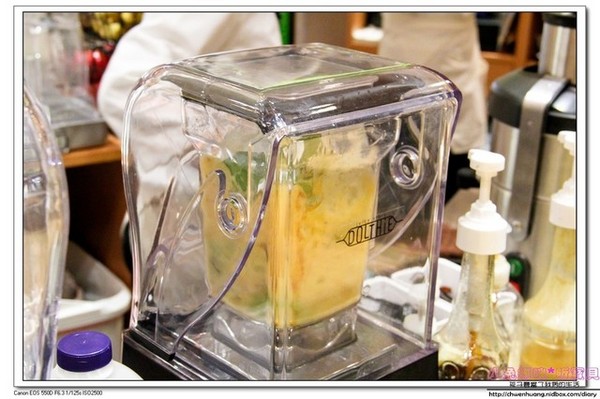 Orange County((林口三井Outlet))：林口三井OUTLET美食食記-【Orange County】日系可麗餅/【DOLTHiE】果昔