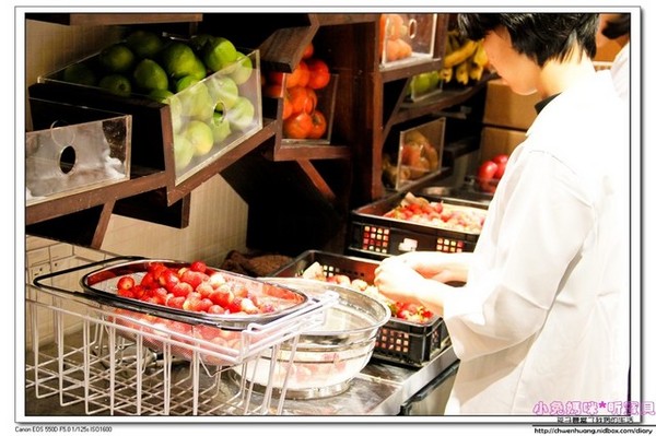 Orange County((林口三井Outlet))：林口三井OUTLET美食食記-【Orange County】日系可麗餅/【DOLTHiE】果昔