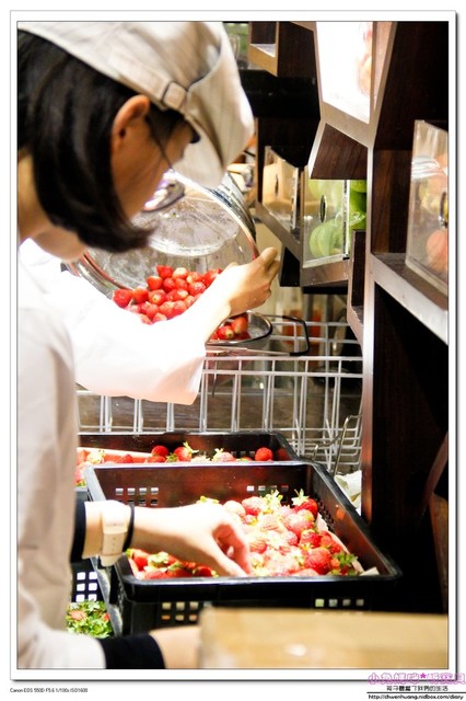 Orange County((林口三井Outlet))：林口三井OUTLET美食食記-【Orange County】日系可麗餅/【DOLTHiE】果昔