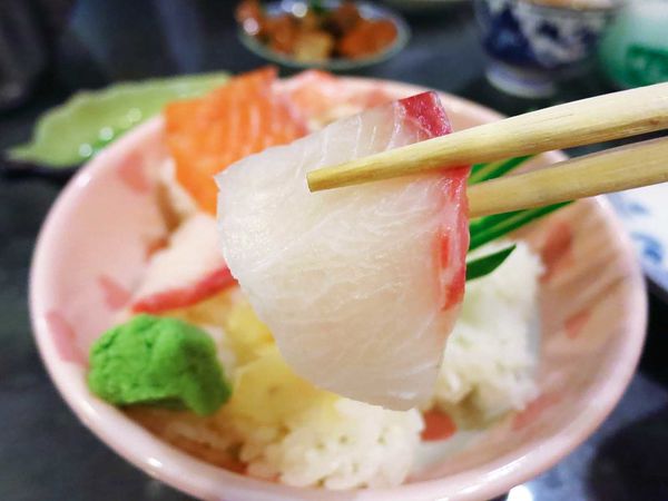 【桃園餐廳】漁都日式料理-不用100元也能吃到生魚片丼飯