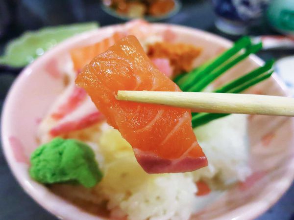 【桃園餐廳】漁都日式料理-不用100元也能吃到生魚片丼飯