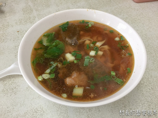 老楊四川麵館：【食記】｛高雄。鳳山區｝老楊四川麵館的四川牛肉麵香氣四溢阿…