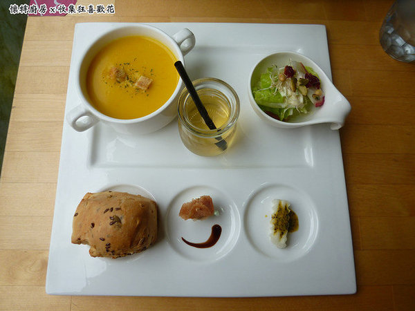 懷特廚房White Kitchen:【台中北區】White Kitchen懷特廚房,素食新時尚,無國界料理讓你驚覺原來可以有那麼多變化!?