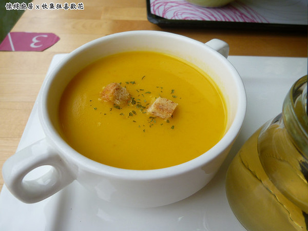 懷特廚房White Kitchen:【台中北區】White Kitchen懷特廚房,素食新時尚,無國界料理讓你驚覺原來可以有那麼多變化!?