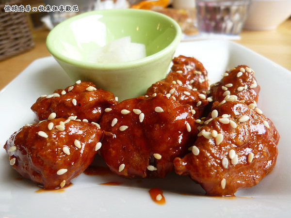 懷特廚房White Kitchen:【台中北區】White Kitchen懷特廚房,素食新時尚,無國界料理讓你驚覺原來可以有那麼多變化!?