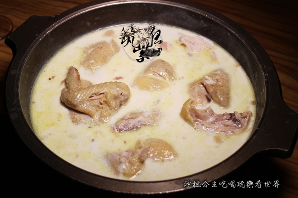 水炊き 筑紫島つくししま：媒體報導『水炊き 筑紫島つくししま』吉林路火鍋居酒屋/北海道牛奶風味雞/宵夜