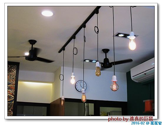 蛋蛋豪:(台南。中西區美食) 蛋蛋豪/(手扒雞,美味再現! ) 記憶中的美食_香噴噴手扒雞,懷舊好滋味!烤雞+燒肉,雙重享受,讓你吃飽胃撐一整天!