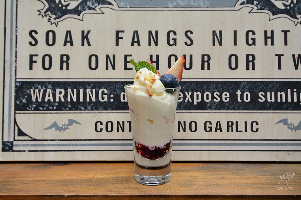 台北信義:I Met You Cafe 美麗玫瑰戚風蛋糕與復古氛圍-捷運101世貿站美食