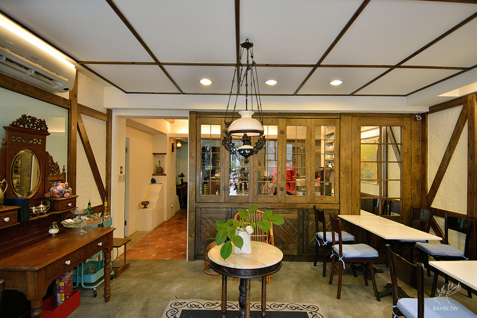 台北信義:I Met You Cafe 美麗玫瑰戚風蛋糕與復古氛圍-捷運101世貿站美食