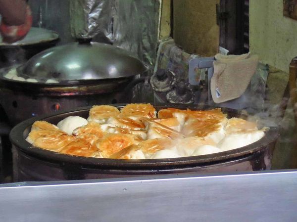 【桃園美食】南門市場林記水煎包-隱藏在市場外的超人氣煎包