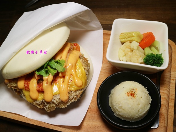 比特尼克:【台北美食】創意刈包Beatnik Cafe-比特尼克咖啡廳@捷運六張梨站