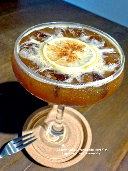 Beatnik Cafe:【台北大安區咖啡/手作下午茶甜點】中式刈包創意吃 ✿✿ Beatnik Cafe & Handmade 比特尼克 ✿✿ (完整菜單)