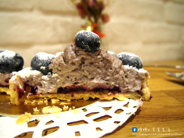 小原咖啡:〖台中│美食〗小原咖啡 ❤ 超吸睛泡芙塔,每日限量發售~即日起至2/7,凡點兩款手作甜點,即贈法國KUSMI茶一壺唷!!