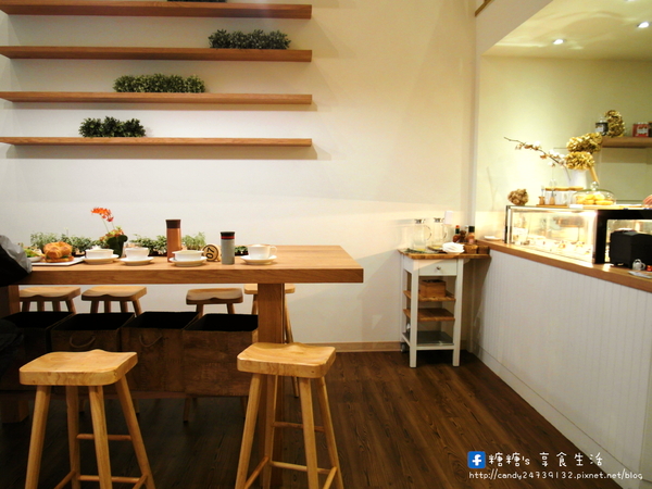 小原咖啡:〖台中│美食〗小原咖啡 ❤ 超吸睛泡芙塔,每日限量發售~即日起至2/7,凡點兩款手作甜點,即贈法國KUSMI茶一壺唷!!