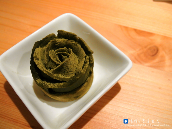 小原咖啡:〖台中│美食〗小原咖啡 ❤ 超吸睛泡芙塔,每日限量發售~即日起至2/7,凡點兩款手作甜點,即贈法國KUSMI茶一壺唷!!