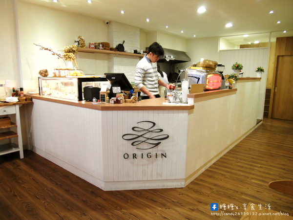 小原咖啡:〖台中│美食〗小原咖啡 ❤ 超吸睛泡芙塔,每日限量發售~即日起至2/7,凡點兩款手作甜點,即贈法國KUSMI茶一壺唷!!