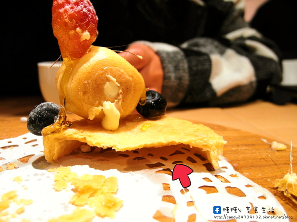 小原咖啡:〖台中│美食〗小原咖啡 ❤ 超吸睛泡芙塔,每日限量發售~即日起至2/7,凡點兩款手作甜點,即贈法國KUSMI茶一壺唷!!