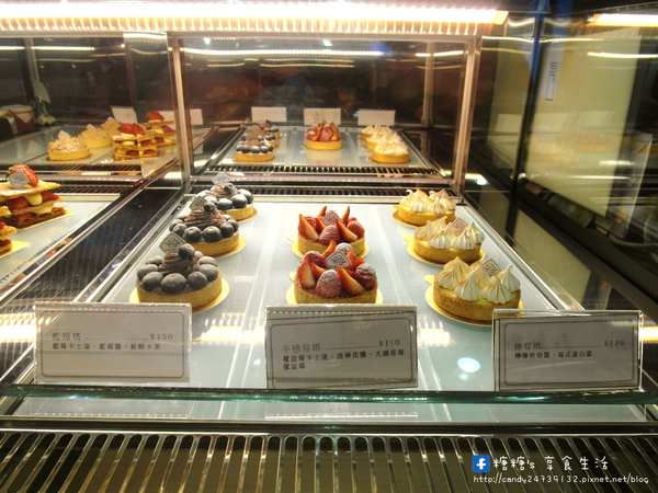 小原咖啡:〖台中│美食〗小原咖啡 ❤ 超吸睛泡芙塔,每日限量發售~即日起至2/7,凡點兩款手作甜點,即贈法國KUSMI茶一壺唷!!