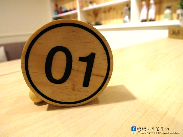 小原咖啡:〖台中│美食〗小原咖啡 ❤ 超吸睛泡芙塔,每日限量發售~即日起至2/7,凡點兩款手作甜點,即贈法國KUSMI茶一壺唷!!