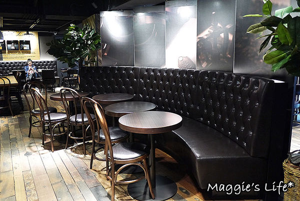 Cafe Lugo(微風忠孝店)：台北下午茶。捷運忠孝敦化【Café Lugo】韓國人氣咖啡店◆咖啡。鬆餅。漢堡。下午茶。甜點餐廳