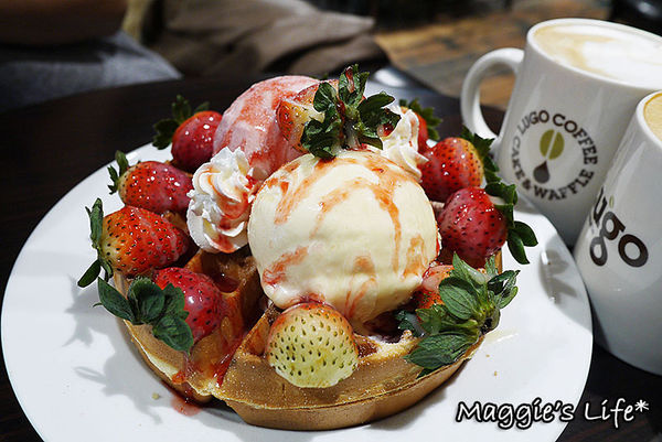 Cafe Lugo(微風忠孝店)：台北下午茶。捷運忠孝敦化【Café Lugo】韓國人氣咖啡店◆咖啡。鬆餅。漢堡。下午茶。甜點餐廳