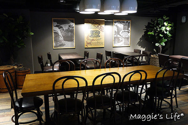 Cafe Lugo(微風忠孝店)：台北下午茶。捷運忠孝敦化【Café Lugo】韓國人氣咖啡店◆咖啡。鬆餅。漢堡。下午茶。甜點餐廳