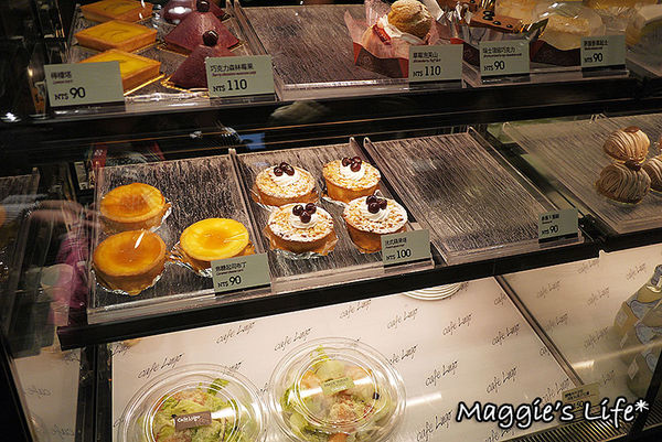 Cafe Lugo(微風忠孝店)：台北下午茶。捷運忠孝敦化【Café Lugo】韓國人氣咖啡店◆咖啡。鬆餅。漢堡。下午茶。甜點餐廳