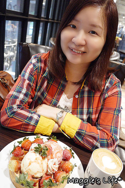 Cafe Lugo(微風忠孝店)：台北下午茶。捷運忠孝敦化【Café Lugo】韓國人氣咖啡店◆咖啡。鬆餅。漢堡。下午茶。甜點餐廳