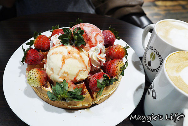 Cafe Lugo(微風忠孝店)：台北下午茶。捷運忠孝敦化【Café Lugo】韓國人氣咖啡店◆咖啡。鬆餅。漢堡。下午茶。甜點餐廳