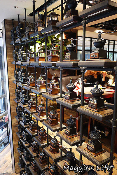 Cafe Lugo(微風忠孝店)：台北下午茶。捷運忠孝敦化【Café Lugo】韓國人氣咖啡店◆咖啡。鬆餅。漢堡。下午茶。甜點餐廳