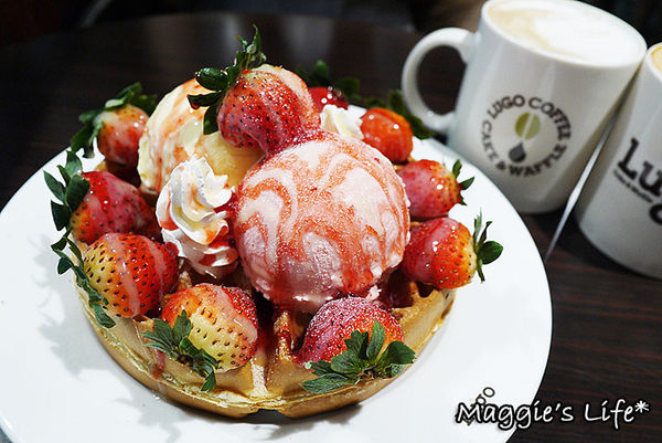 Cafe Lugo(微風忠孝店)：台北下午茶。捷運忠孝敦化【Café Lugo】韓國人氣咖啡店◆咖啡。鬆餅。漢堡。下午茶。甜點餐廳