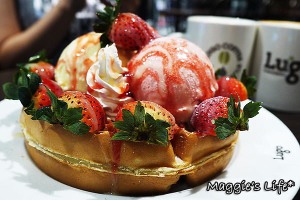 Cafe Lugo(微風忠孝店)：台北下午茶。捷運忠孝敦化【Café Lugo】韓國人氣咖啡店◆咖啡。鬆餅。漢堡。下午茶。甜點餐廳