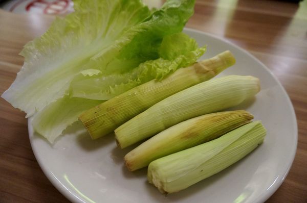 原生園食草氽燙鍋(南京店)：[小巨蛋]原生園食草汆燙鍋：台東原生應用植物園直送 新鮮無毒蔬菜+藥膳湯底 吃到飽!