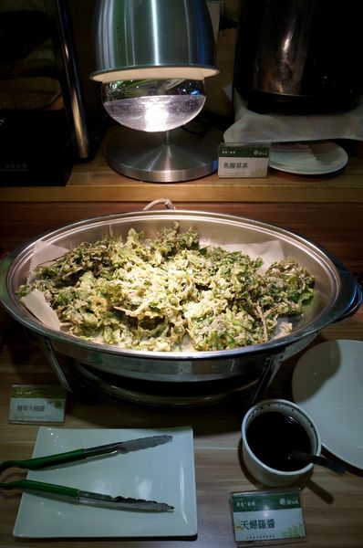 原生園食草氽燙鍋(南京店)：[小巨蛋]原生園食草汆燙鍋：台東原生應用植物園直送 新鮮無毒蔬菜+藥膳湯底 吃到飽!