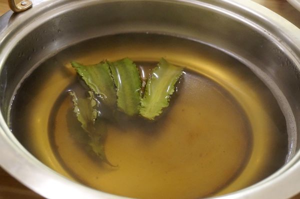 原生園食草氽燙鍋(南京店)：[小巨蛋]原生園食草汆燙鍋：台東原生應用植物園直送 新鮮無毒蔬菜+藥膳湯底 吃到飽!