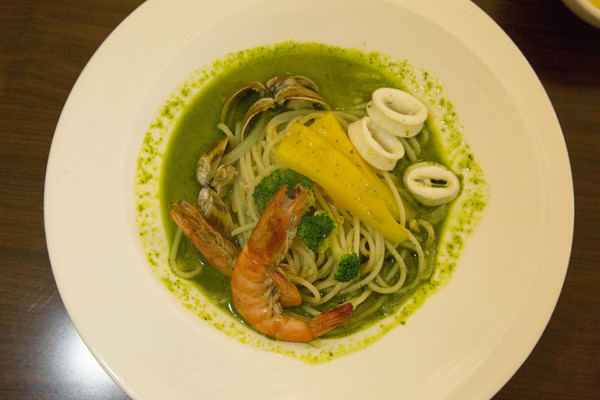 蜜露爾：[台南]公園路上 真材實料 健康澎湃火鍋 義大利麵 義式冰淇淋 蜜露爾