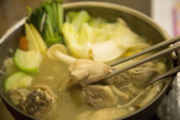 蜜露爾：[台南]公園路上 真材實料 健康澎湃火鍋 義大利麵 義式冰淇淋 蜜露爾