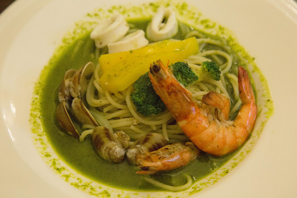 蜜露爾：[台南]公園路上 真材實料 健康澎湃火鍋 義大利麵 義式冰淇淋 蜜露爾