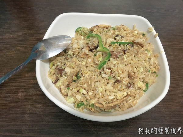 梁泰山食堂:【食記】{高雄。小港區}高雄捷運。小港站梁泰山食堂。用心炒好飯專業級炒飯