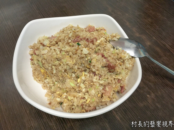 梁泰山食堂:【食記】{高雄。小港區}高雄捷運。小港站梁泰山食堂。用心炒好飯專業級炒飯