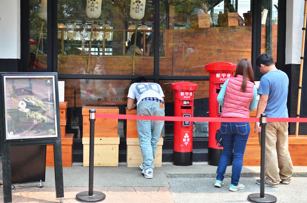 三星園抹茶‧日本茶專賣店(宇治商船)：『台中||西區』超魅力限量山城御判燒，老闆快來兩份！-三星園抹茶·日本茶專賣店
