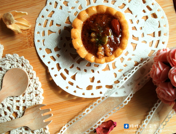 卷卷蛋糕：〖宅配│美食〗卷卷蛋糕 ❤ 堅果塔、檸檬塔、乳酪塔、巧克力塔、季節限定草莓塔，還有戚風蛋糕!!甜點下午茶&伴手禮人氣首選!!