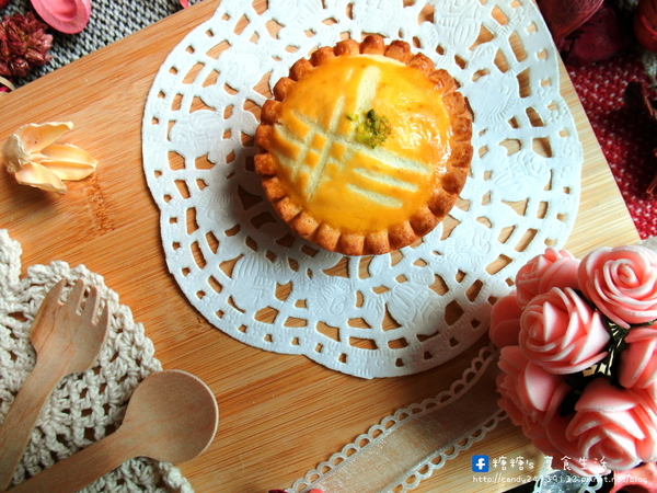 卷卷蛋糕：〖宅配│美食〗卷卷蛋糕 ❤ 堅果塔、檸檬塔、乳酪塔、巧克力塔、季節限定草莓塔，還有戚風蛋糕!!甜點下午茶&伴手禮人氣首選!!