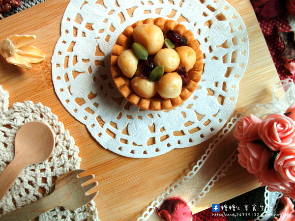 卷卷蛋糕：〖宅配│美食〗卷卷蛋糕 ❤ 堅果塔、檸檬塔、乳酪塔、巧克力塔、季節限定草莓塔，還有戚風蛋糕!!甜點下午茶&伴手禮人氣首選!!