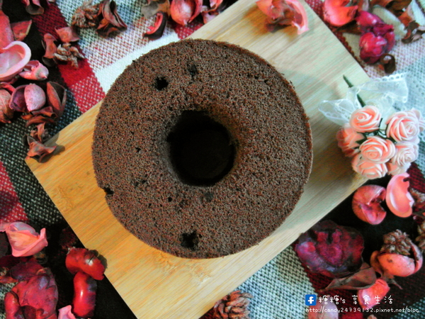 卷卷蛋糕：〖宅配│美食〗卷卷蛋糕 ❤ 堅果塔、檸檬塔、乳酪塔、巧克力塔、季節限定草莓塔，還有戚風蛋糕!!甜點下午茶&伴手禮人氣首選!!