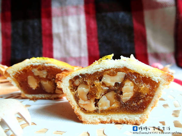 卷卷蛋糕：〖宅配│美食〗卷卷蛋糕 ❤ 堅果塔、檸檬塔、乳酪塔、巧克力塔、季節限定草莓塔，還有戚風蛋糕!!甜點下午茶&伴手禮人氣首選!!