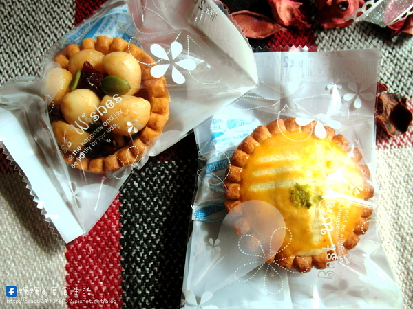 卷卷蛋糕：〖宅配│美食〗卷卷蛋糕 ❤ 堅果塔、檸檬塔、乳酪塔、巧克力塔、季節限定草莓塔，還有戚風蛋糕!!甜點下午茶&伴手禮人氣首選!!